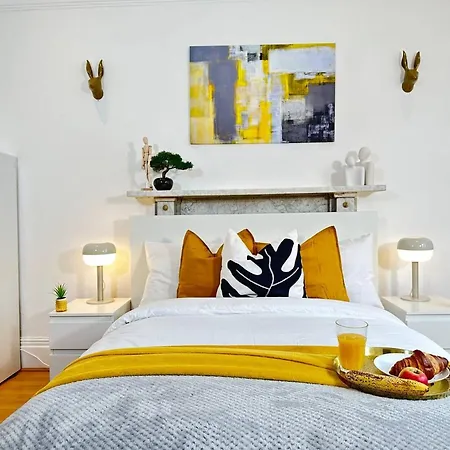 Bright And Airy In Trendy Locale Birmingham